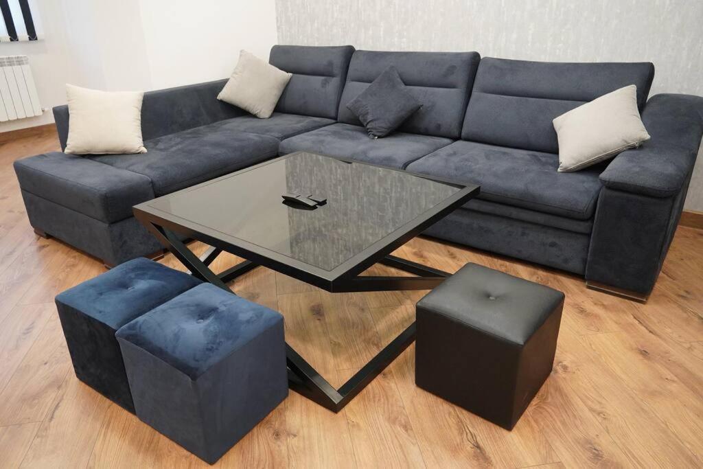 Lovely, Newly Remodeled Apartment In Yerevan! Exterior photo