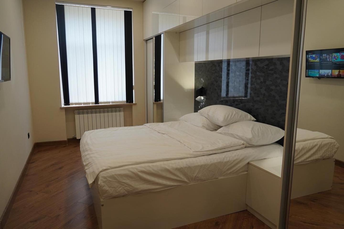 Lovely, Newly Remodeled Apartment In Yerevan! Exterior photo